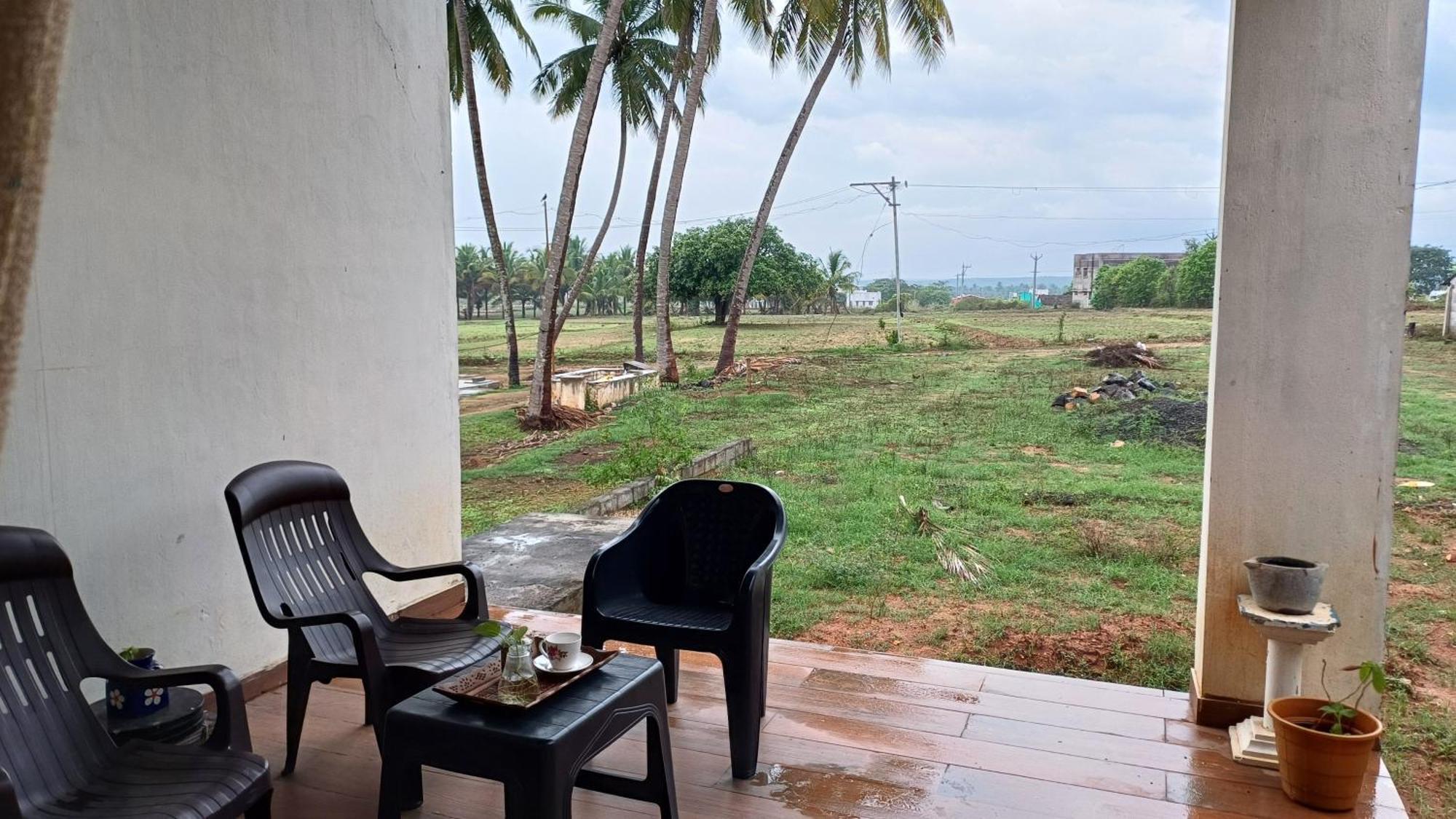 Shi'S Unique & Private 180 Degree Glass House In Pollāchi Exterior foto