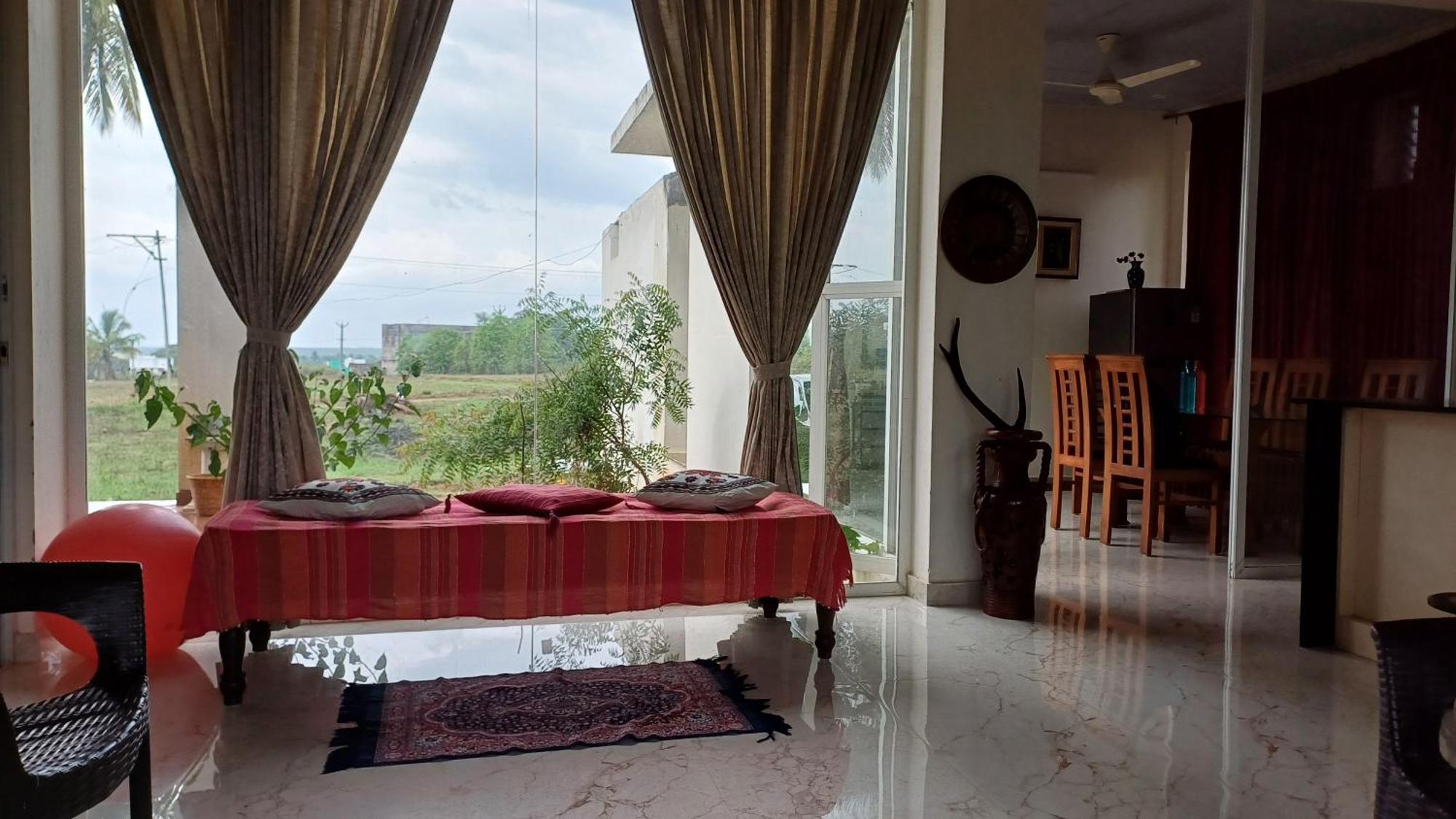 Shi'S Unique & Private 180 Degree Glass House In Pollāchi Exterior foto