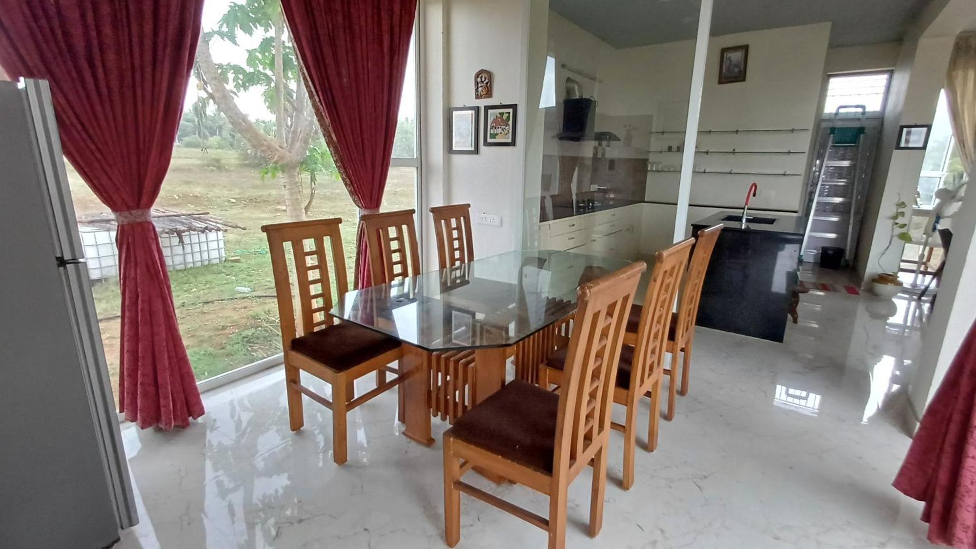 Shi'S Unique & Private 180 Degree Glass House In Pollāchi Exterior foto