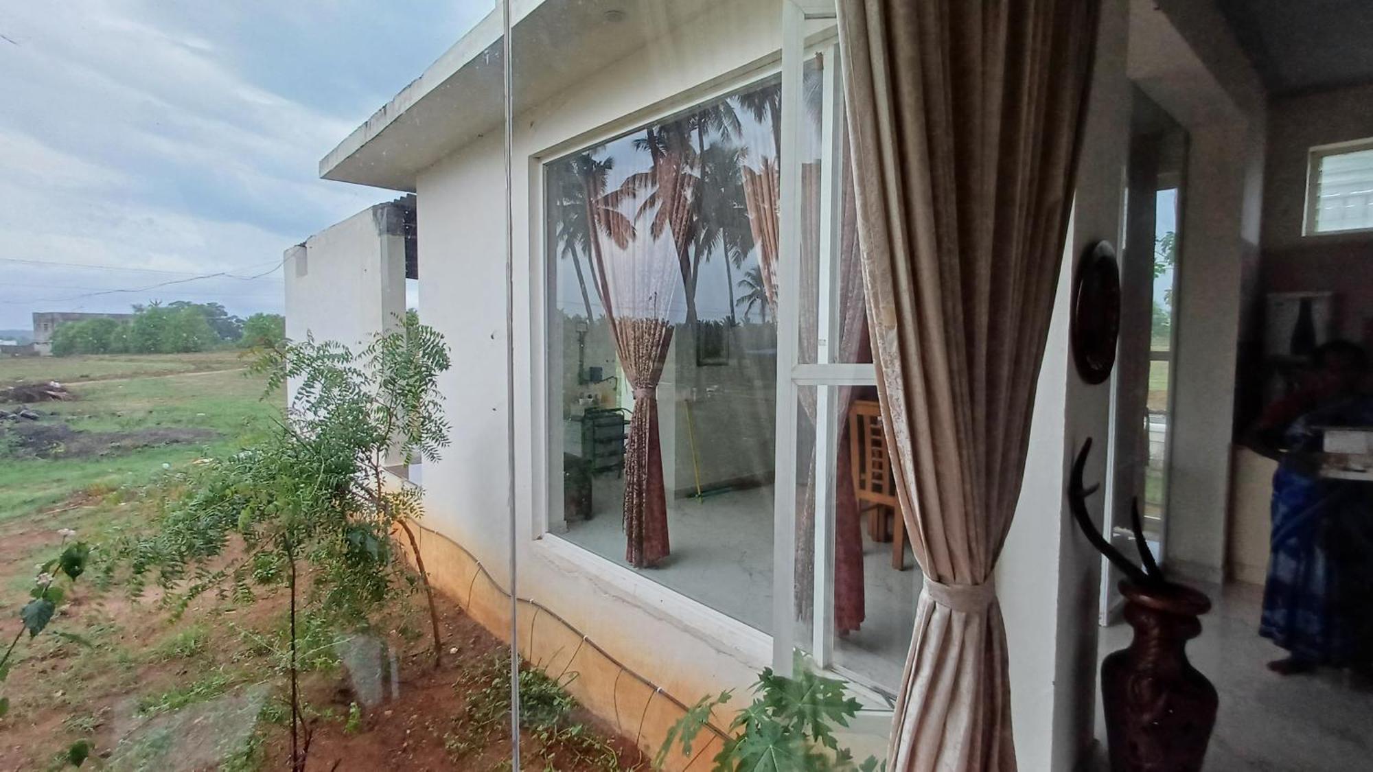 Shi'S Unique & Private 180 Degree Glass House In Pollāchi Exterior foto